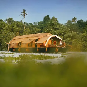 Botel Spice Coast Cruises - Houseboat, A Cgh Earth Experience, Alappuzha
