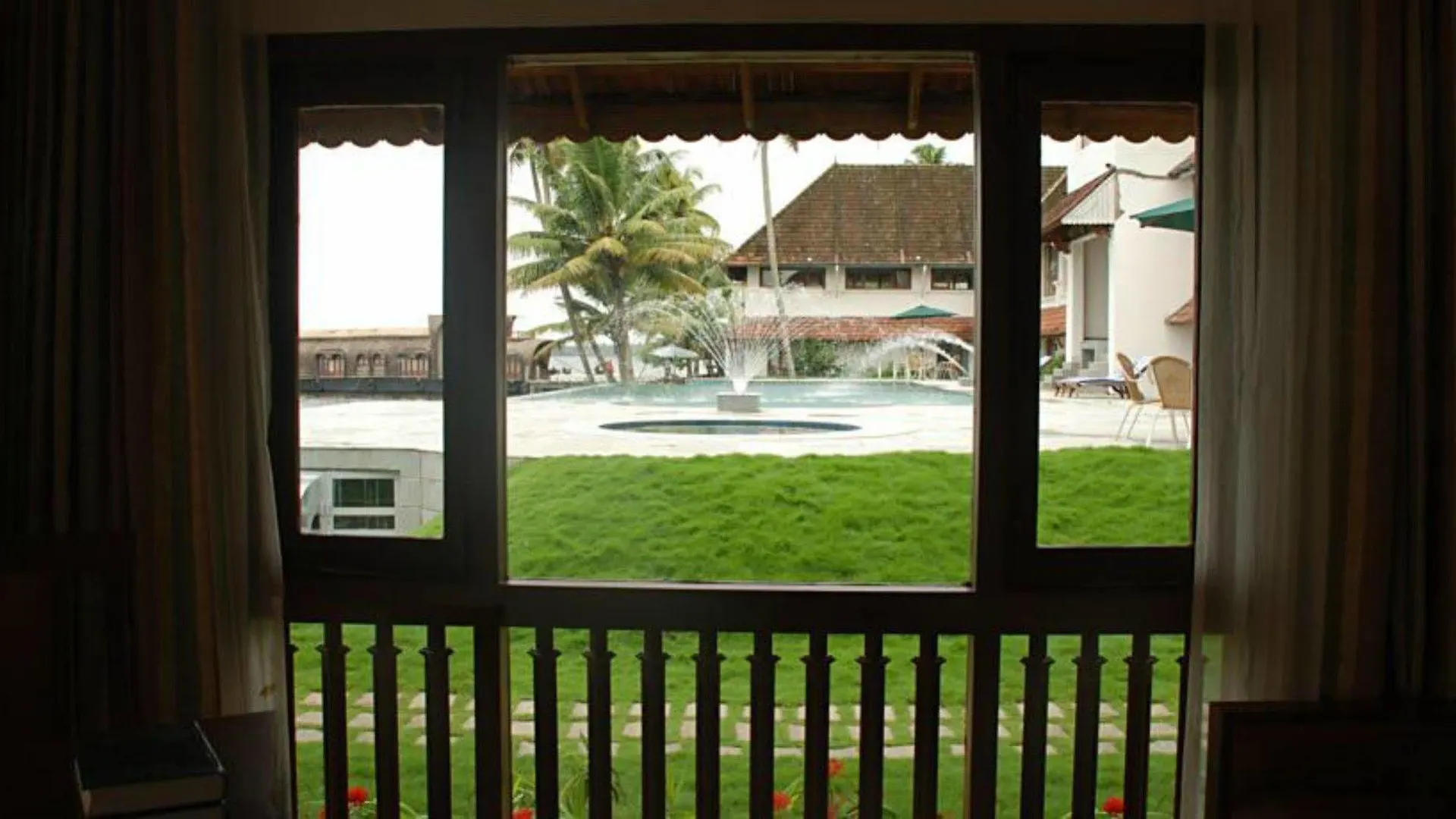 Lemon Tree Vembanad Lake Resort, Kerala Alappuzha